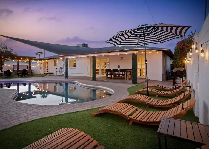 Party At The Palm - Pool, Hot Tub, Pergola With Fire Pit & Much