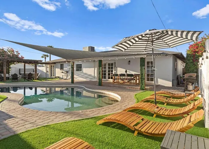Party At The Palm - Pool, Hot Tub, Pergola With Fire Pit & Much Holiday home Scottsdale