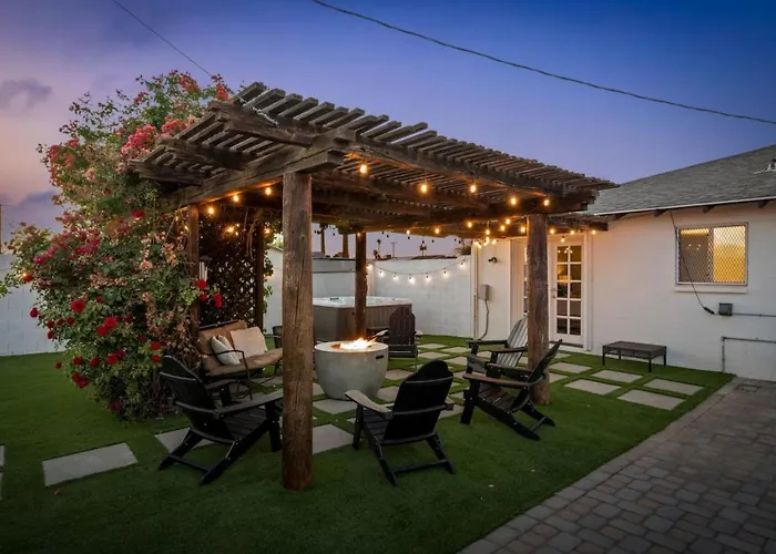 Party At The Palm - Pool, Hot Tub, Pergola With Fire Pit & Much