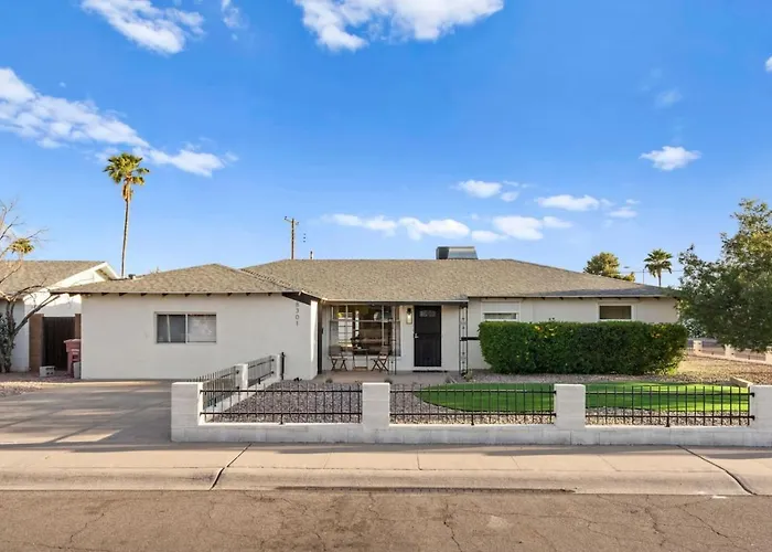 Party At The Palm - Pool, Hot Tub, Pergola With Fire Pit & Much Holiday home Scottsdale