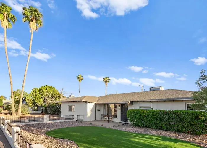 Party At The Palm - Pool, Hot Tub, Pergola With Fire Pit & Much Holiday home
